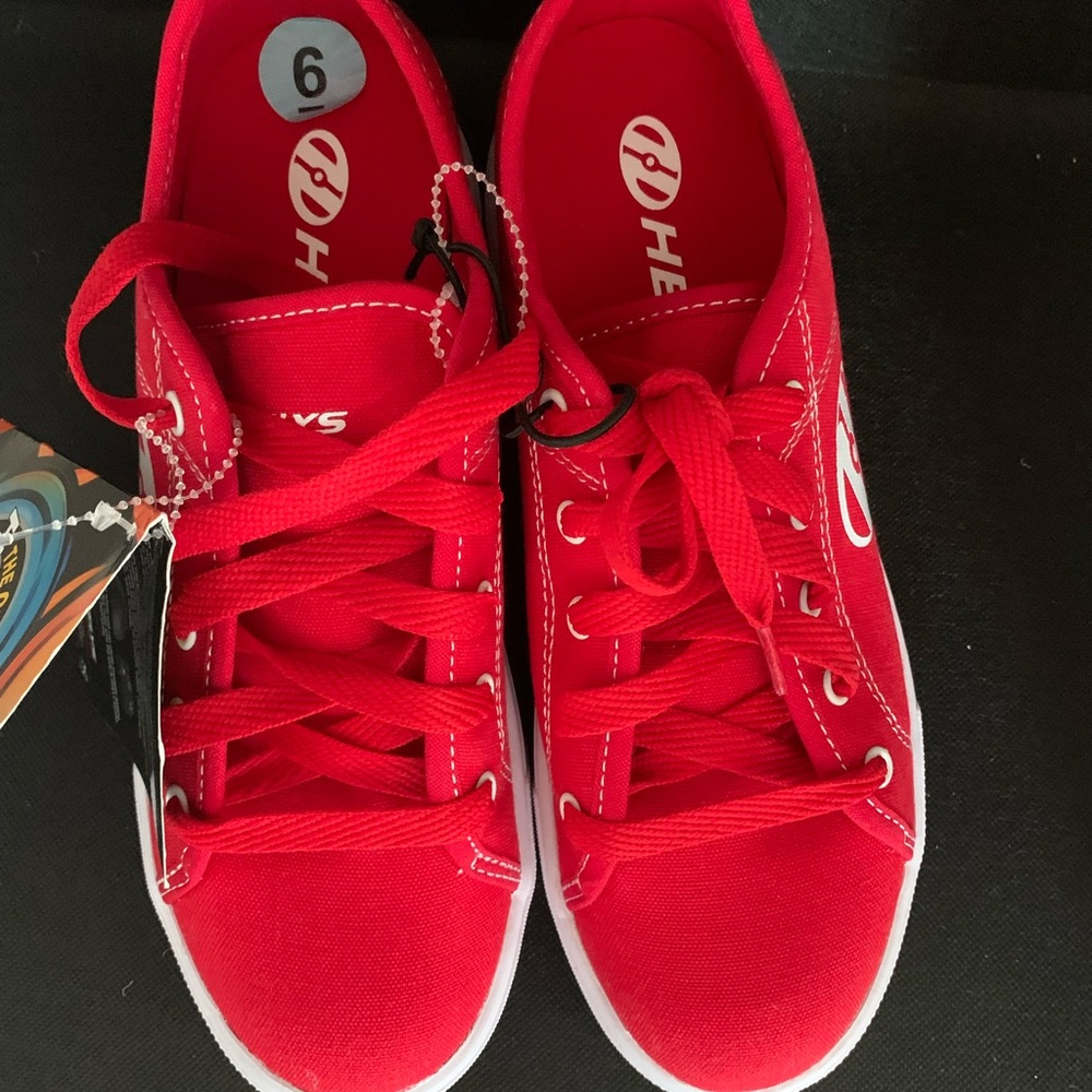 NWT- HEELYS THE ORIGINAL - Red Roller Shoes with White Soles - Picture 11 of 14